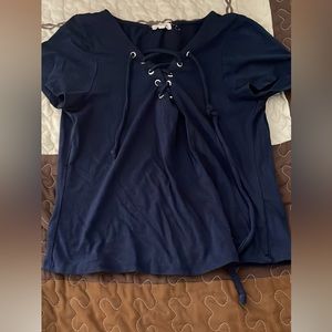 Cute navy colored tee (women’s)